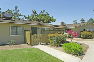 Pacific Grove Apartments in Clovis, CA - Building Photo - Building Photo