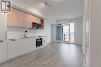 1185 Dupont St in Toronto, ON - Building Photo - Building Photo