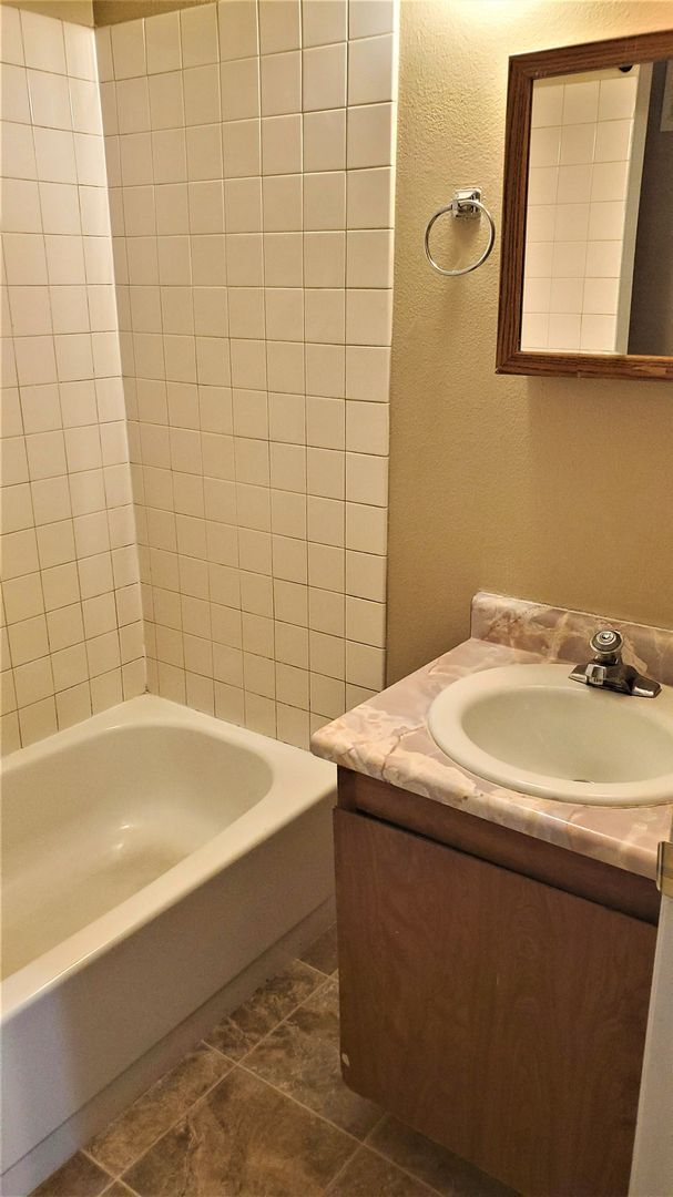 1002-1004 E Broad Ave in Spokane, WA - Building Photo - Building Photo