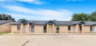 13-17 1/2 S 17 1/2 St in Edinburg, TX - Building Photo