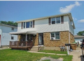 136 Meadowlawn Rd in Buffalo, NY - Building Photo