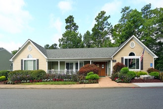 Woods of Jefferson in Newport News, VA - Building Photo - Building Photo