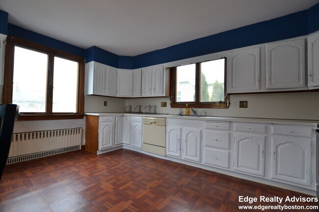 27 Washington Ave in Waltham, MA - Foto de edificio - Building Photo