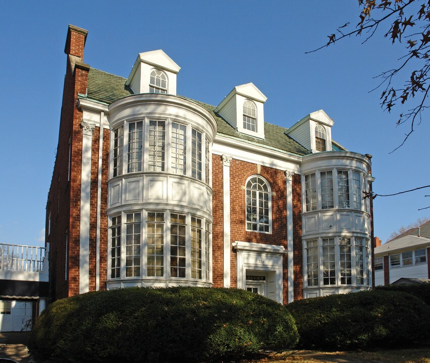 Parkview in Huntington, WV - Building Photo