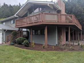 4213 Tyler Way in Anacortes, WA - Building Photo - Building Photo