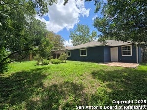 8015 Forest Ash in Live Oak, TX - Foto de edificio - Building Photo