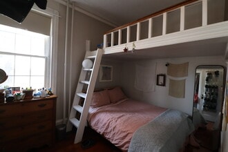 409 S 9th St in Philadelphia, PA - Building Photo - Building Photo