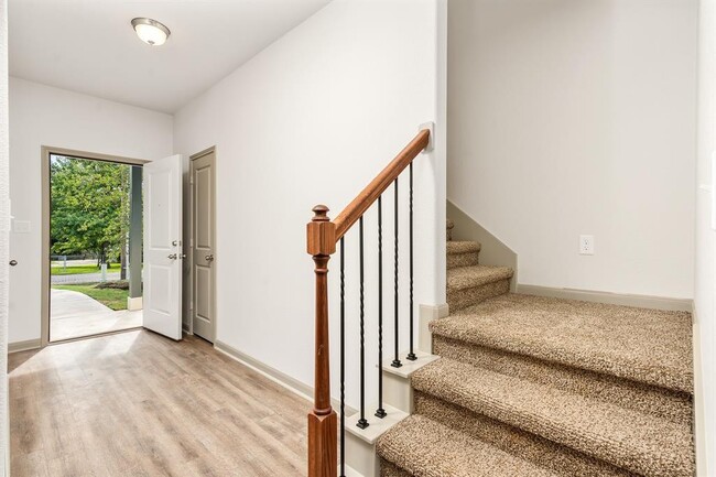 910 Shady Ln in Conroe, TX - Building Photo - Building Photo