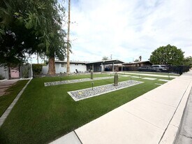 700 N 22nd St in Las Vegas, NV - Building Photo