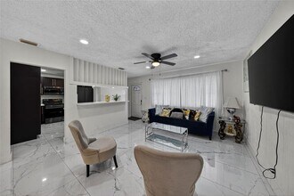 19621 NW 11th Ct in Miami, FL - Building Photo - Building Photo