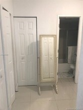 3731 N Country Club Dr-Unit -11B in Aventura, FL - Building Photo - Building Photo