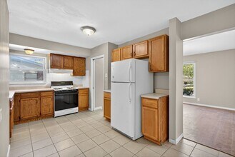 10115 Saffron Dr in St. Louis, MO - Building Photo - Building Photo