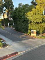 7506 Parkway Dr in La Mesa, CA - Building Photo