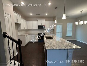 1525 Smoky Mountains St in Durham, NC - Building Photo - Building Photo