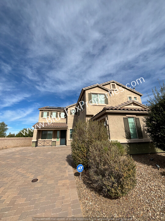 8545 N Gaetano Loop in Tucson, AZ - Foto de edificio