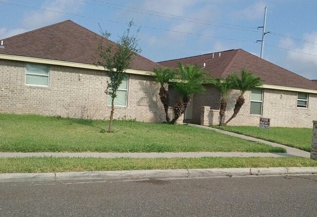 1302 S Diplomat Dr, Unit 1