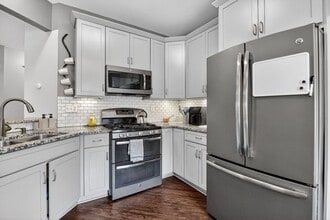 6044 Steeplechase Ln in Suffolk, VA - Foto de edificio - Building Photo