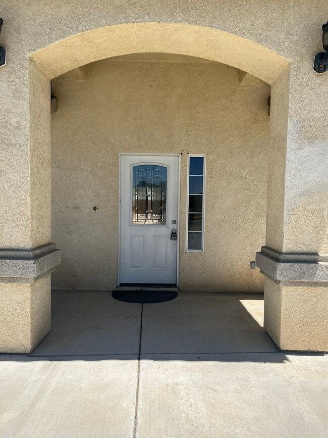 13509 Algonquin Rd in Apple Valley, CA - Building Photo - Building Photo