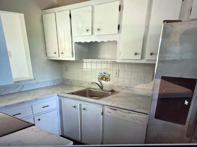 5403 SE Miles Grant Rd in Stuart, FL - Building Photo - Building Photo