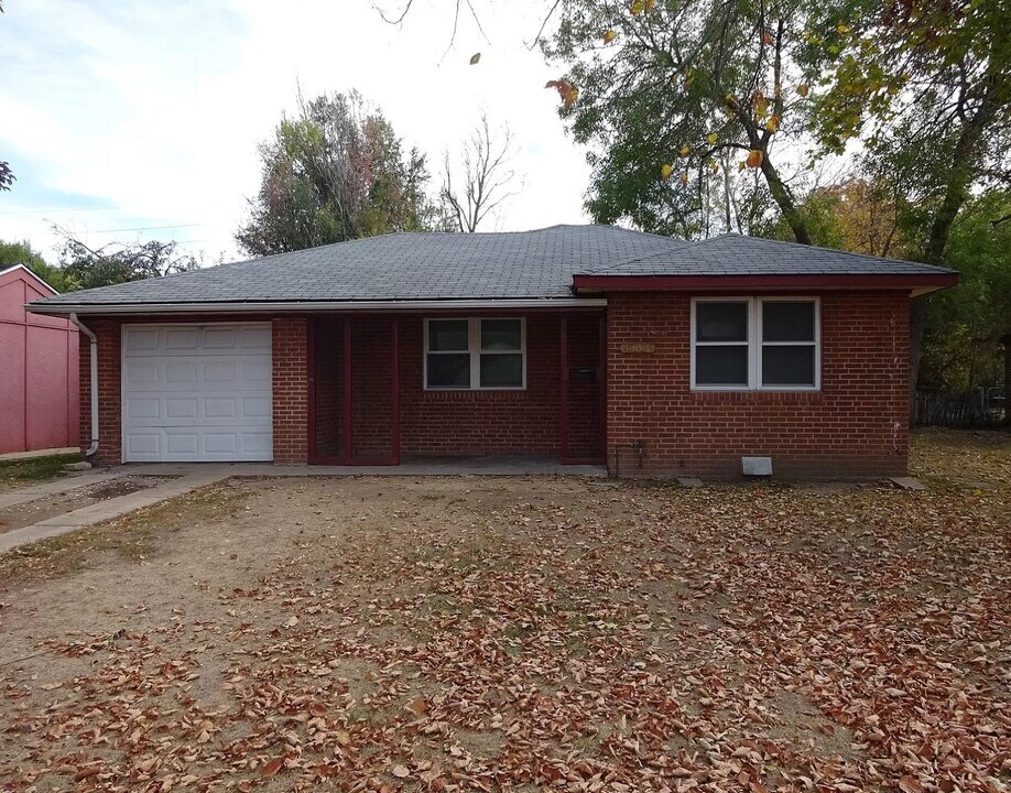 1356 Elmira St in Aurora, CO - Building Photo