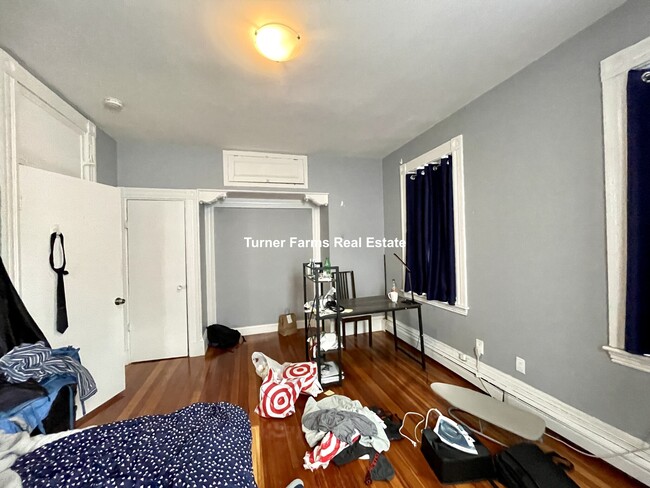 147 Columbia St, Unit 2L in Cambridge, MA - Building Photo - Building Photo