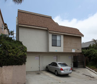 3745 Swift Ave in San Diego, CA - Foto de edificio - Building Photo