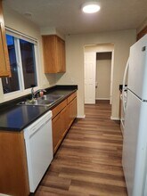 845 W Airway Rd in Lebanon, OR - Building Photo - Building Photo