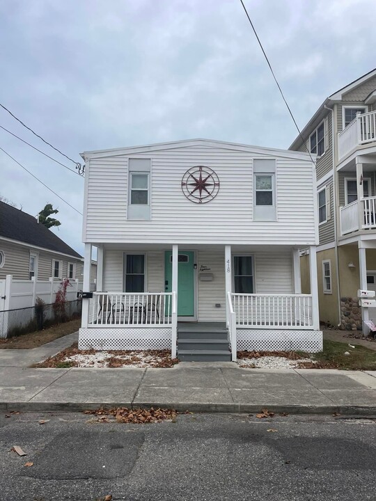 148 W Burk Ave in Wildwood, NJ - Building Photo