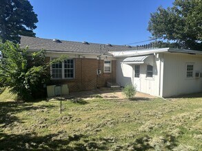 745 SW 52nd St in Oklahoma City, OK - Building Photo - Building Photo