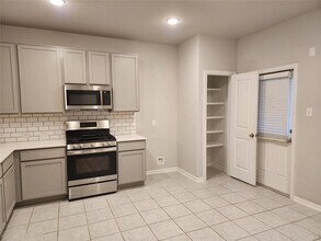 411 Barren Oak Ln in Crosby, TX - Building Photo - Building Photo