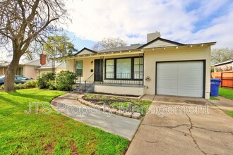 2733 Marilona Dr in Sacramento, CA - Building Photo - Building Photo