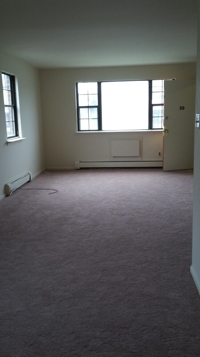 30 Thomas Rd, Unit 1FL