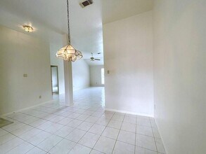 15514 Heritage Country Ct in Friendswood, TX - Foto de edificio - Building Photo