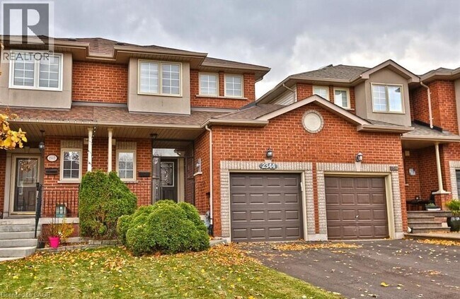 2344 Dalebrook Dr in Oakville, ON - Building Photo - Building Photo