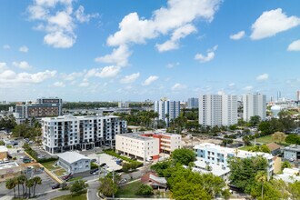 1627 NW 18th St in Miami, FL - Building Photo - Building Photo