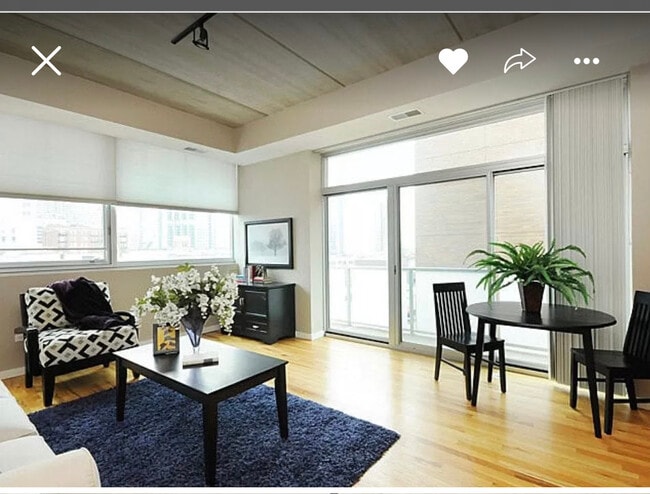 630 N Franklin St, Unit 921 in Chicago, IL - Foto de edificio - Building Photo