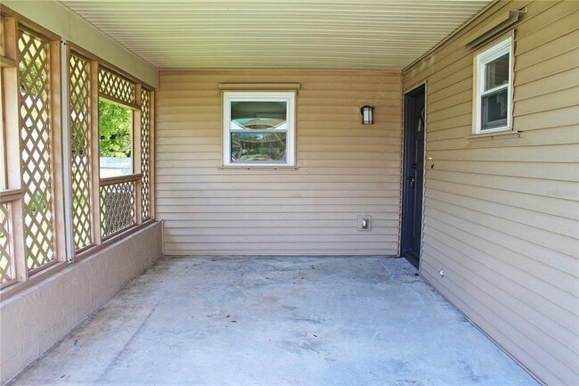 608 Lark Dr in Lakeland, FL - Building Photo - Building Photo