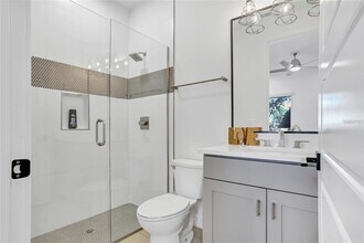 212 E Pineloch Ave in Orlando, FL - Building Photo - Building Photo