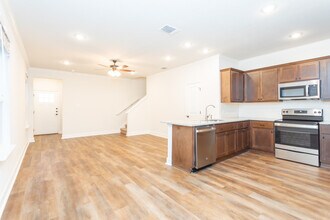10347 Lynwood Branch in San Antonio, TX - Building Photo - Building Photo