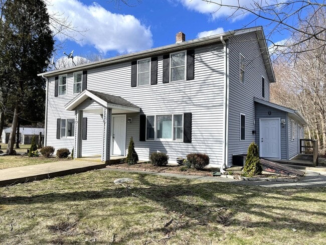 28 Lorraine Rd in Groton, CT - Building Photo - Building Photo