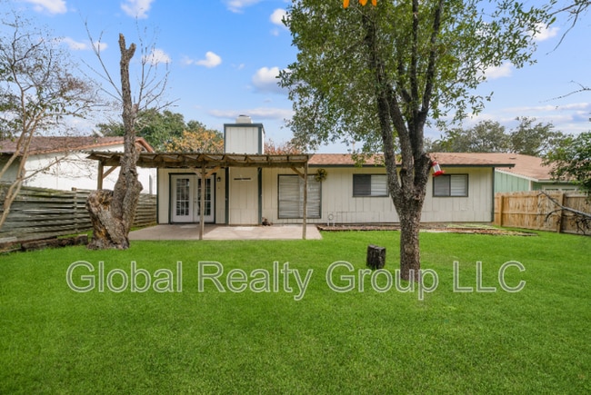 8227 Bowens Crossing in San Antonio, TX - Building Photo - Building Photo