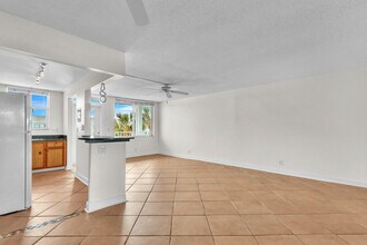 104 Paradise Harbour Blvd in North Palm Beach, FL - Building Photo - Building Photo