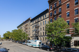 28 Macombs Place in New York, NY - Foto de edificio - Building Photo