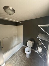 607 Samantha Ave in Lansing, MI - Building Photo - Building Photo