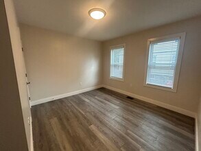48 Oxford Cir in Belmont, MA - Building Photo - Building Photo