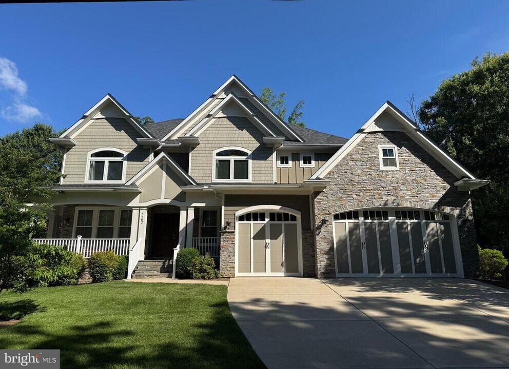 7702 Trammell Rd in Annandale, VA - Building Photo