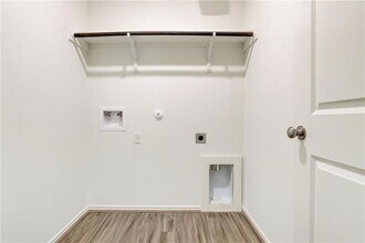 5808 San Savino Dr in Round Rock, TX - Foto de edificio - Building Photo