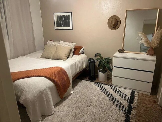 2055 Morena Blvd in San Diego, CA - Foto de edificio - Building Photo