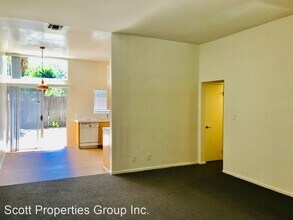 808 Westmount Dr in West Hollywood, CA - Building Photo - Building Photo