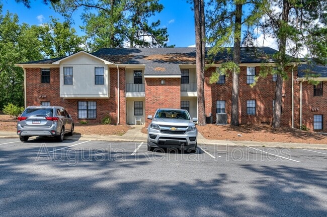 property at 2515 Ctr W Pkwy
